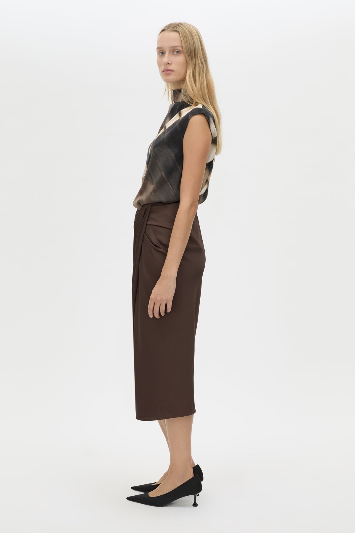 Side view CAMILLA AND MARC Asper Top in Chocolate Print with sleeveless shell silhouette.