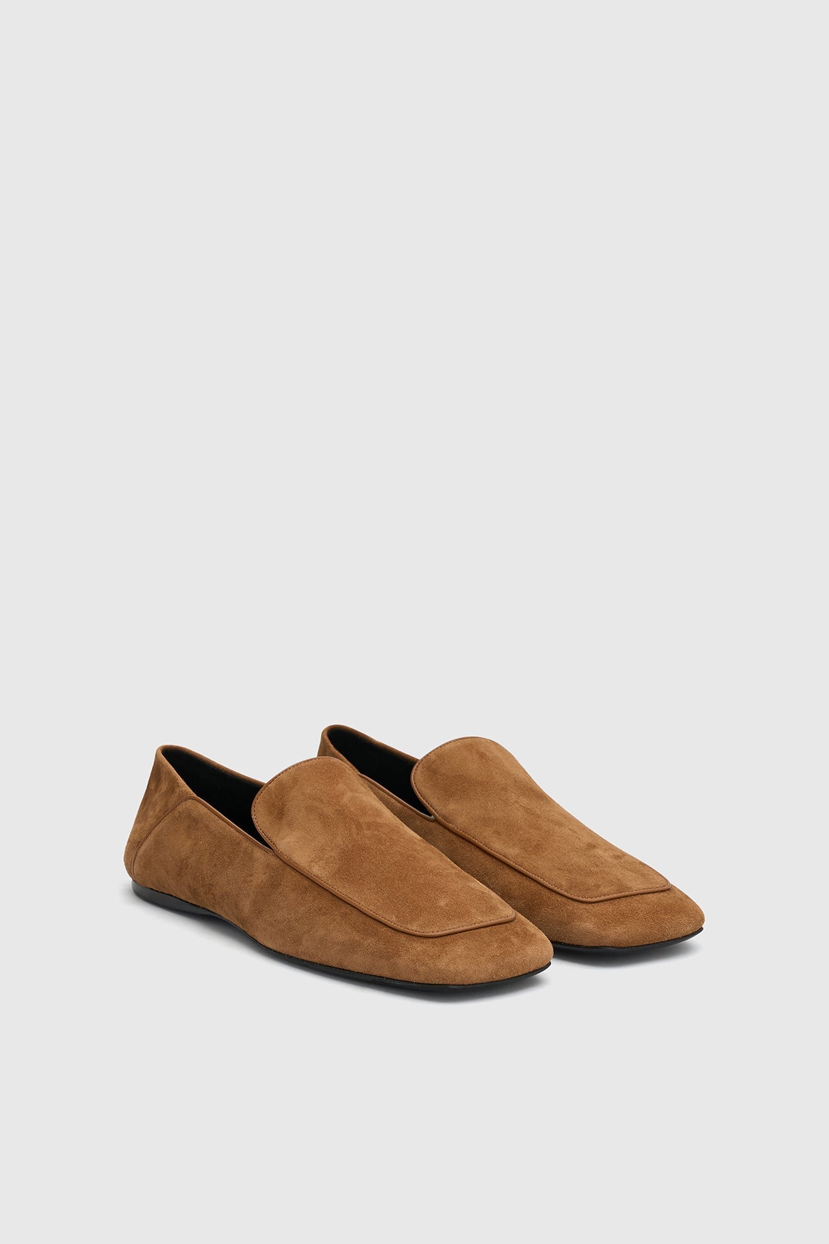Three-quarter view CAMILLA AND MARC Carolyn Loafer in Tan Italian leather with square toe and slip‑on design.  