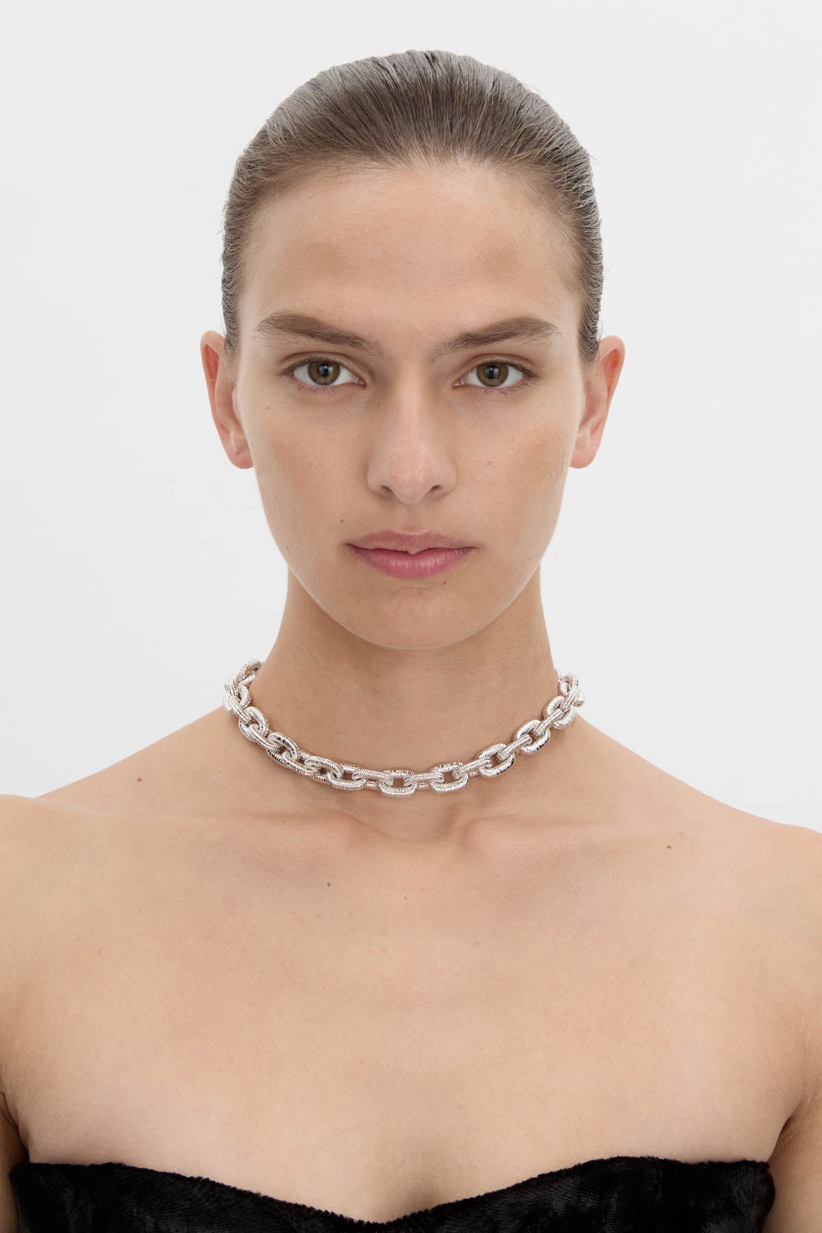 Front view CAMILLA AND MARC Eagan Necklace in silver with handcrafted ruched chain links in solid brass.