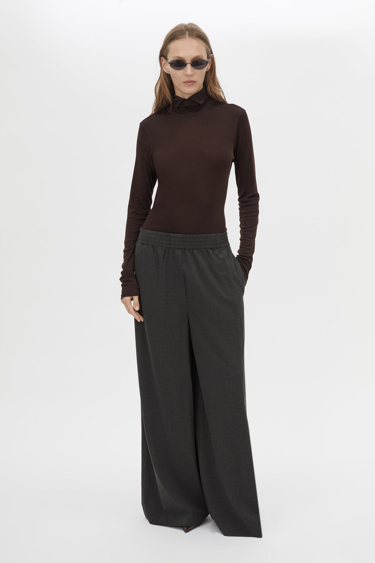 Front styled CAMILLA AND MARC Genre gingham soft suiting pant in grey with elasticated waistband.