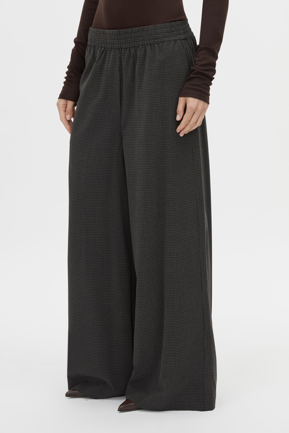 Cropped view CAMILLA AND MARC Genre gingham soft suiting pant in grey with elasticated waistband.