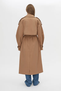 Back View CAMILLA AND MARC Nelle trench coat in toffee twill fabrication with an oversized fit.